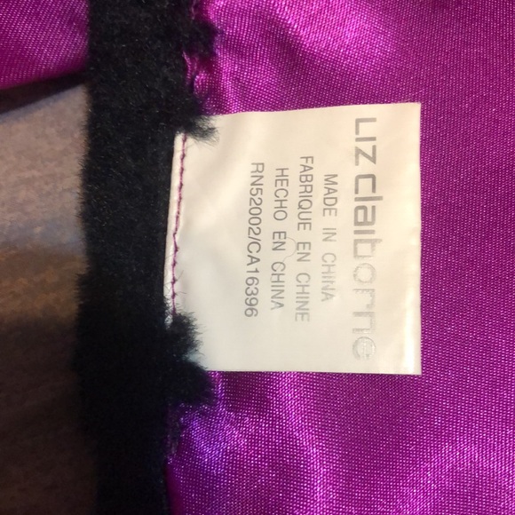 Liz Claiborne black velvet shawl with hot purple satin lining and tie. Elegant! - Picture 3 of 6